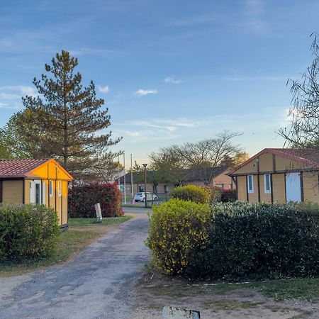 Onlycamp Camping Le Champ D'Ete Reyssouze Bagian luar foto