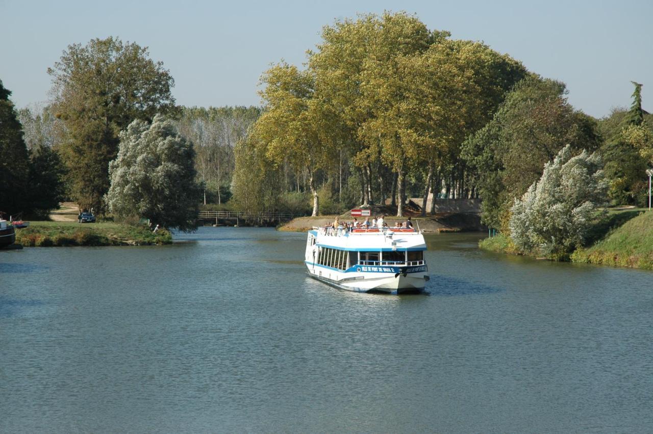 Onlycamp Camping Le Champ D'Ete Reyssouze Bagian luar foto