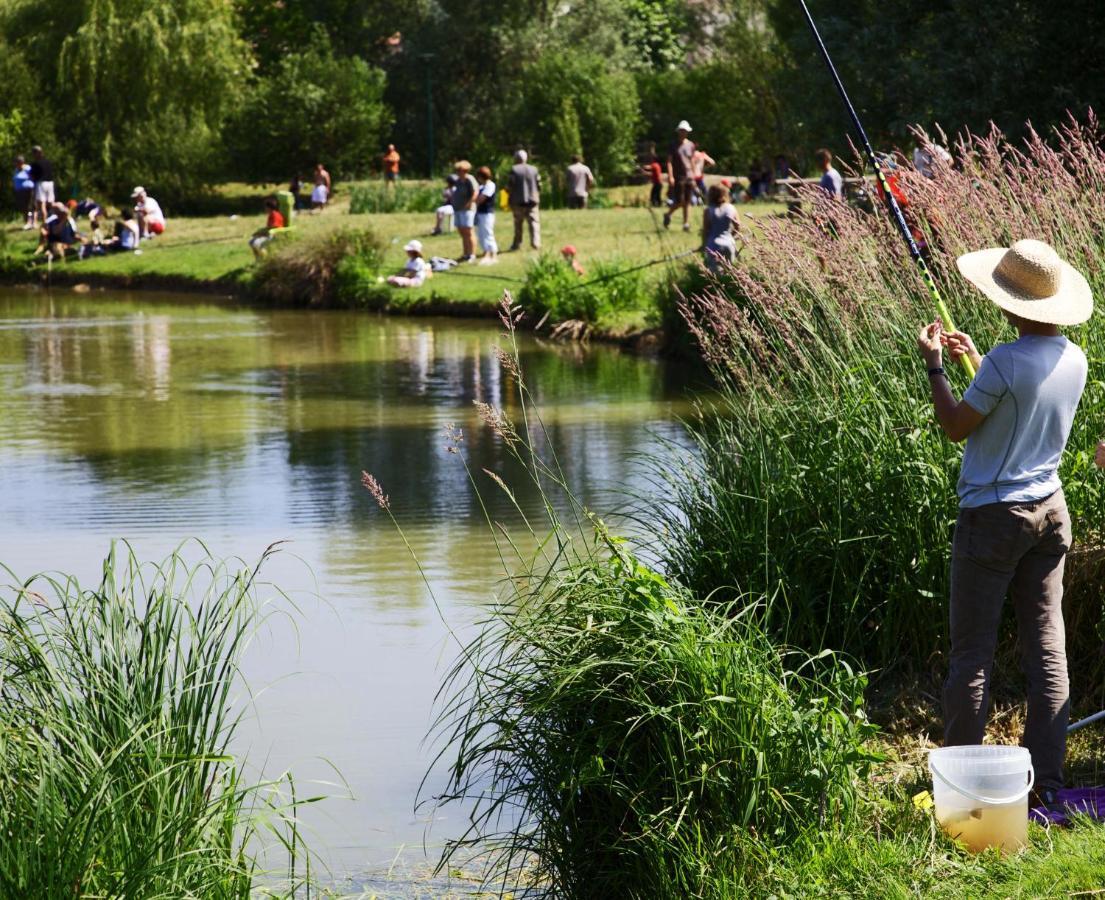 Onlycamp Camping Le Champ D'Ete Reyssouze Bagian luar foto