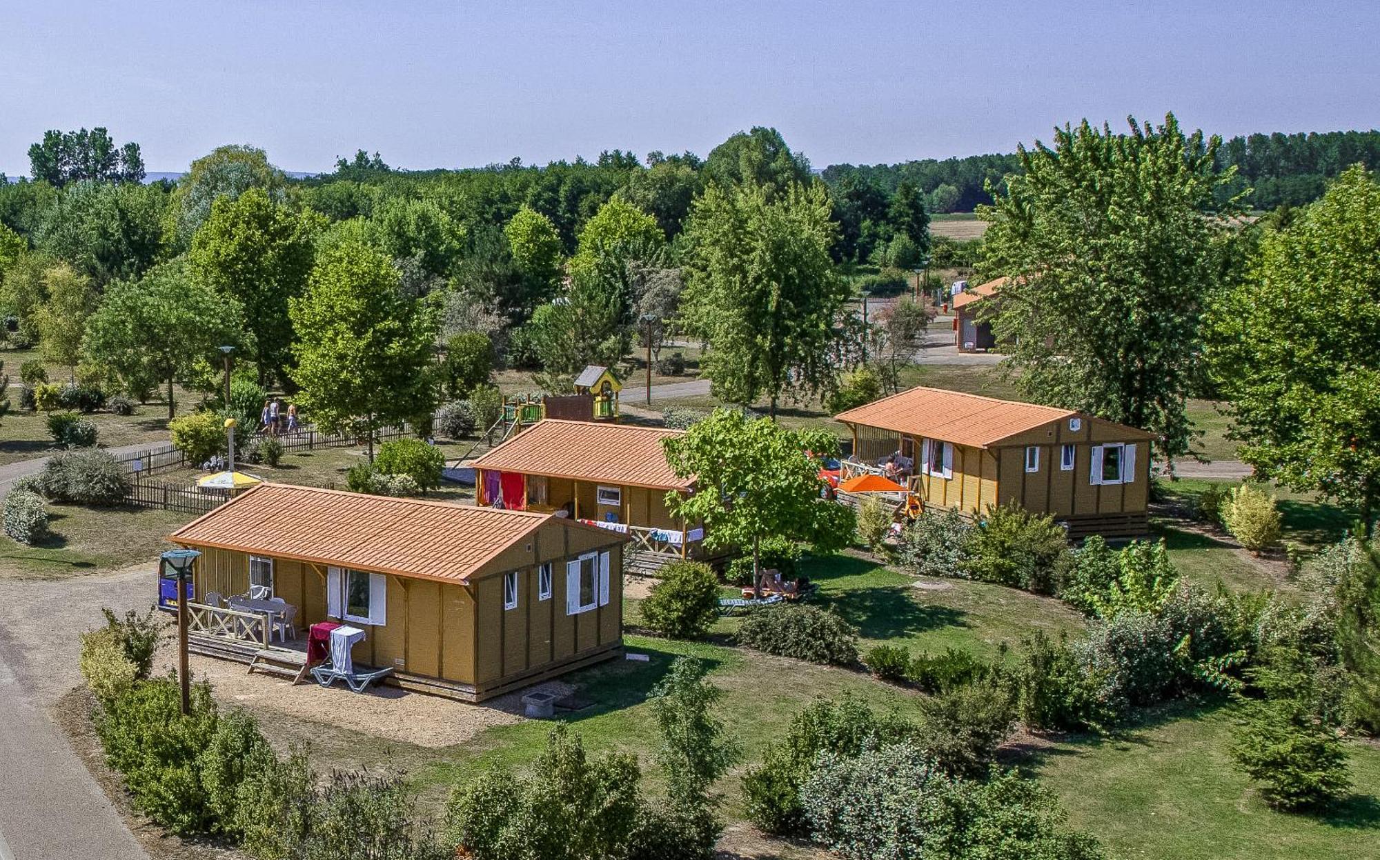 Onlycamp Camping Le Champ D'Ete Reyssouze Bagian luar foto
