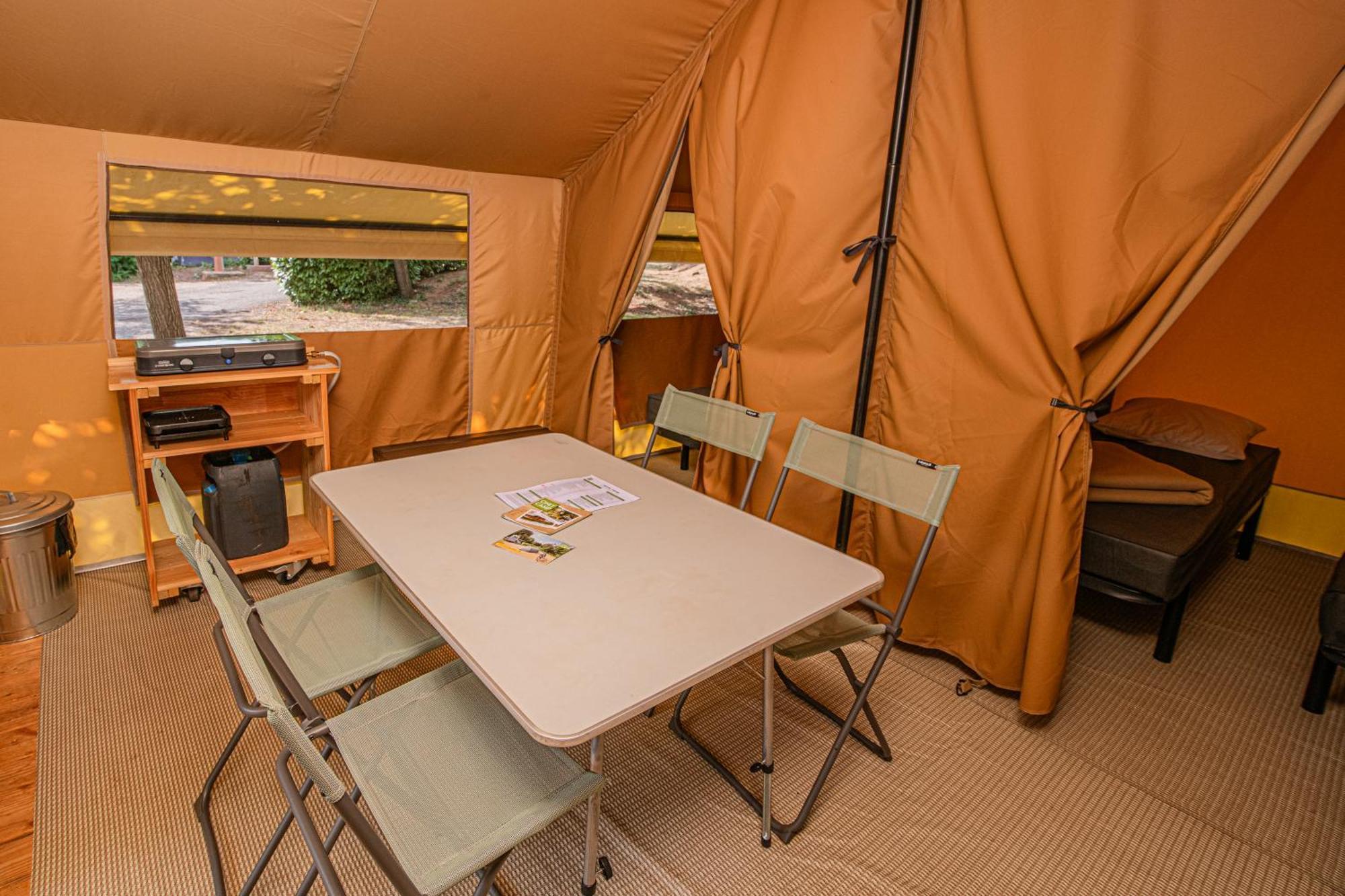 Onlycamp Camping Le Champ D'Ete Reyssouze Bagian luar foto