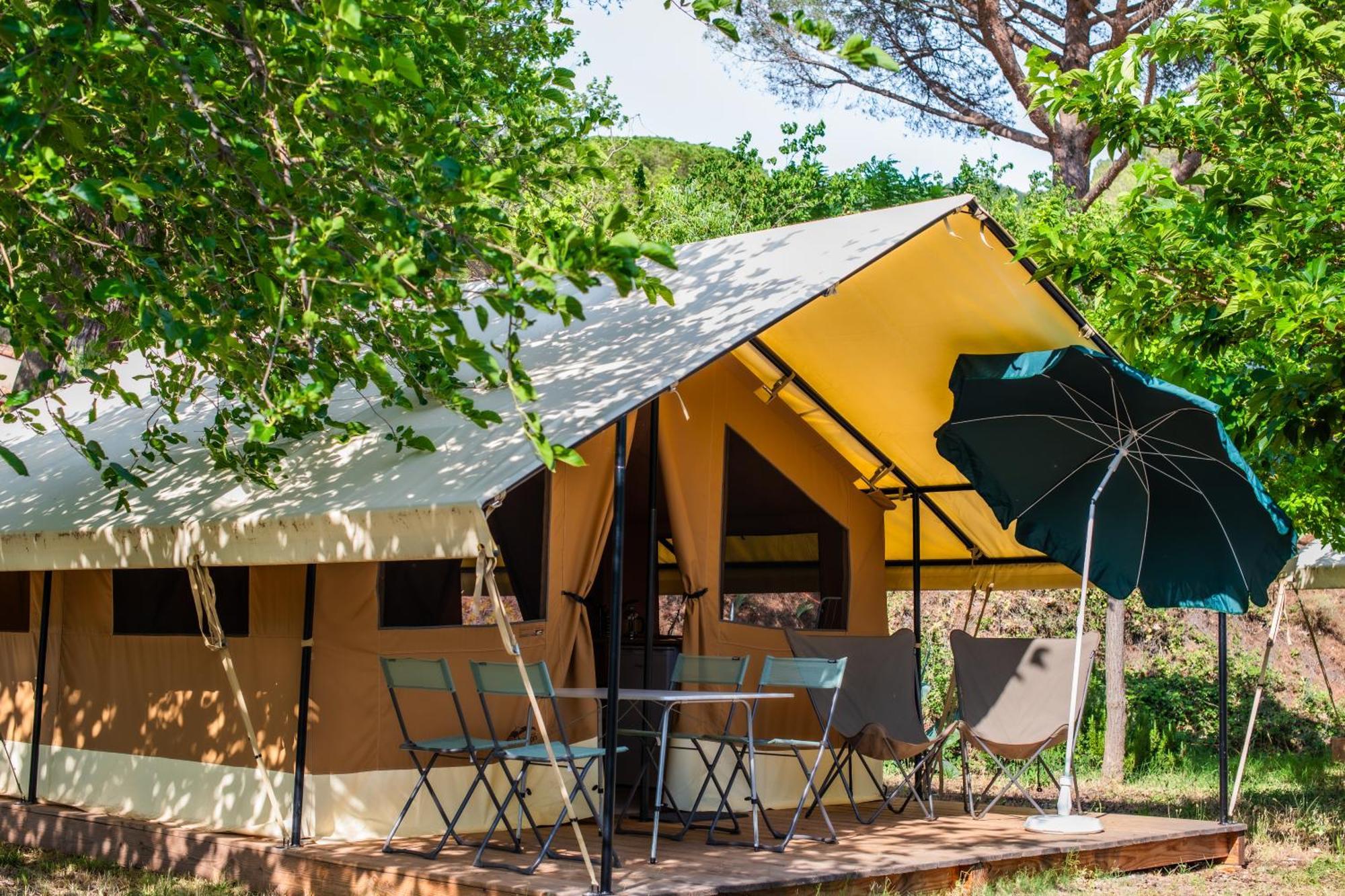 Onlycamp Camping Le Champ D'Ete Reyssouze Bagian luar foto