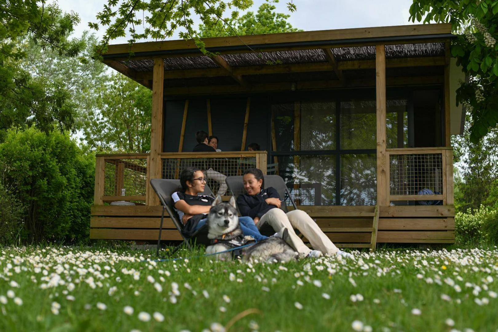 Onlycamp Camping Le Champ D'Ete Reyssouze Bagian luar foto